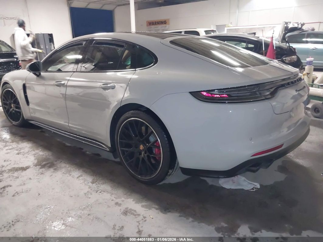 Porsche Panamera 2021