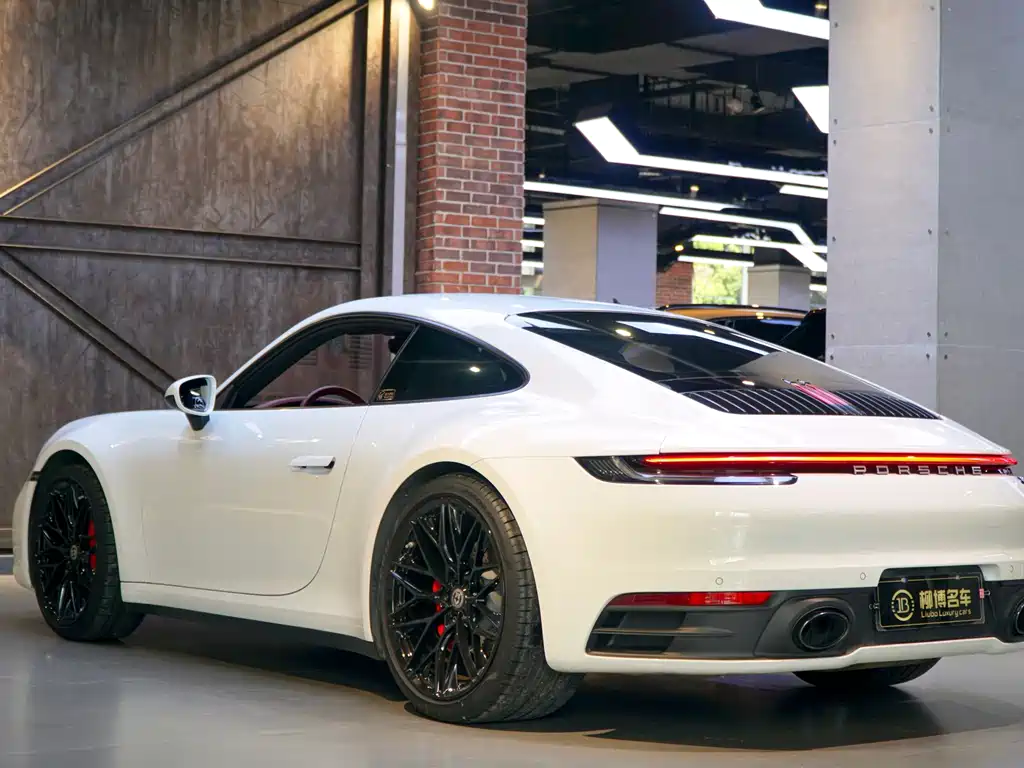 Porsche 911 2021
