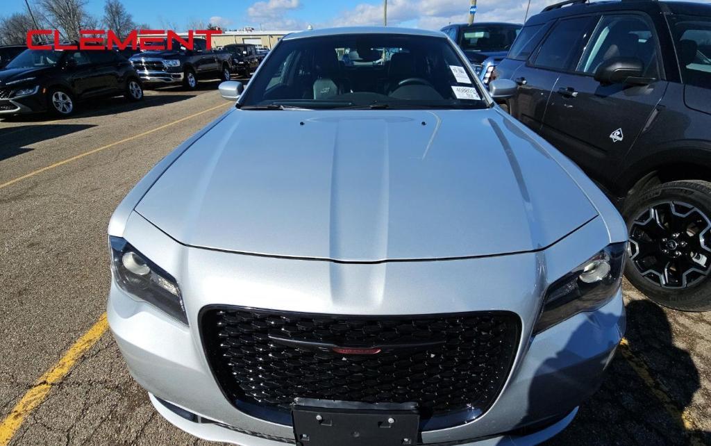 Chrysler 300 2023