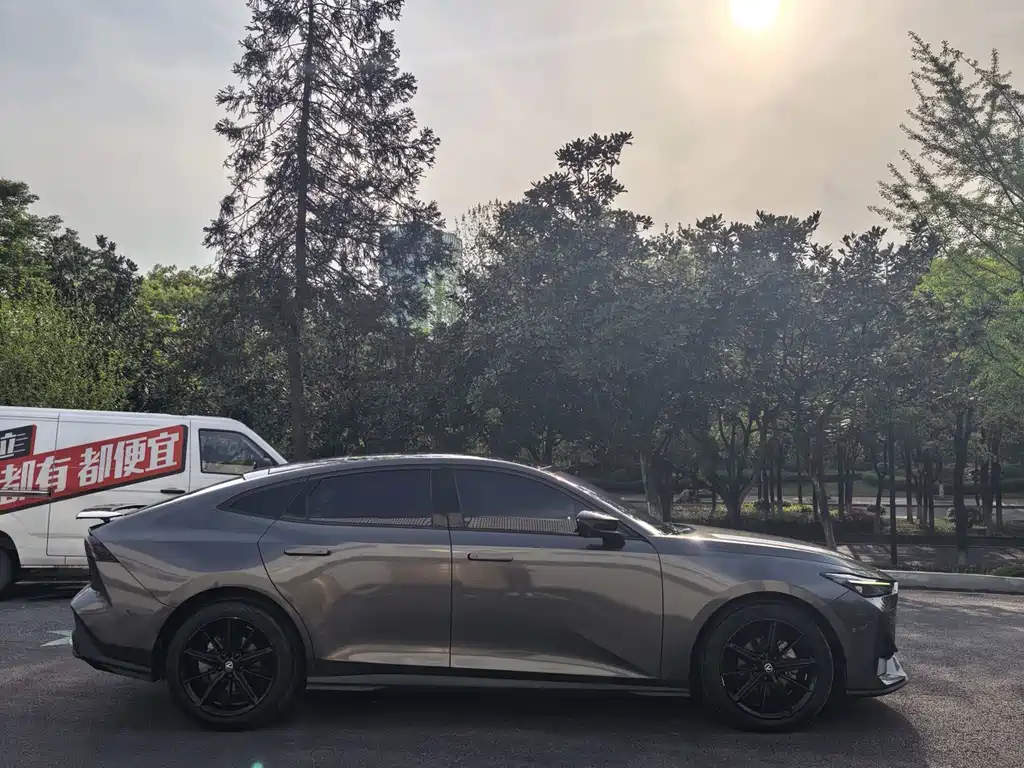 Changan UNI-V 2022