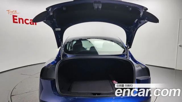 Tesla Model 3 2024