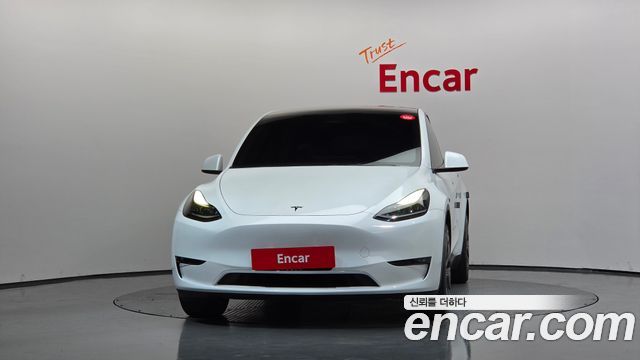 Tesla Model Y 2024