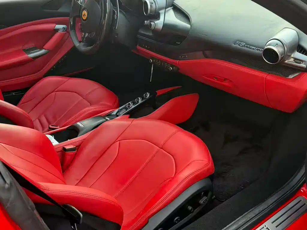 Ferrari F8 2021