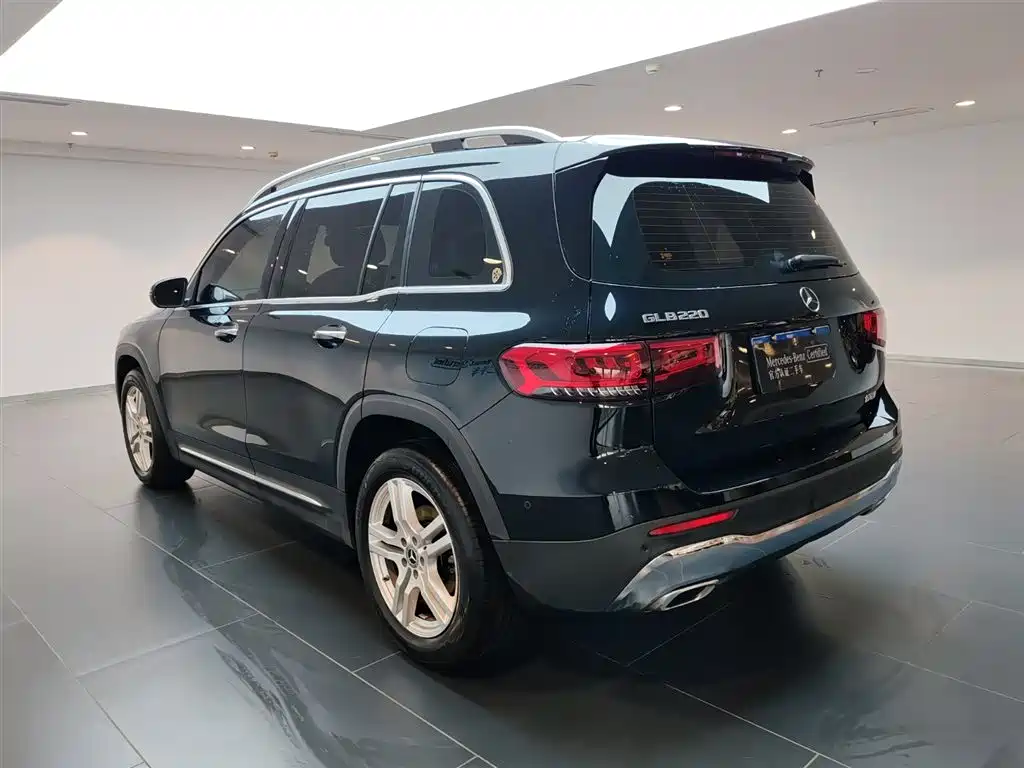 Mercedes-Benz GLB 2023