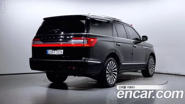 Lincoln Navigator 2021