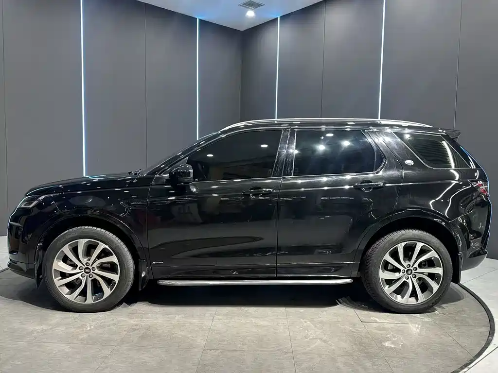 Land Rover Discovery Sport 2021