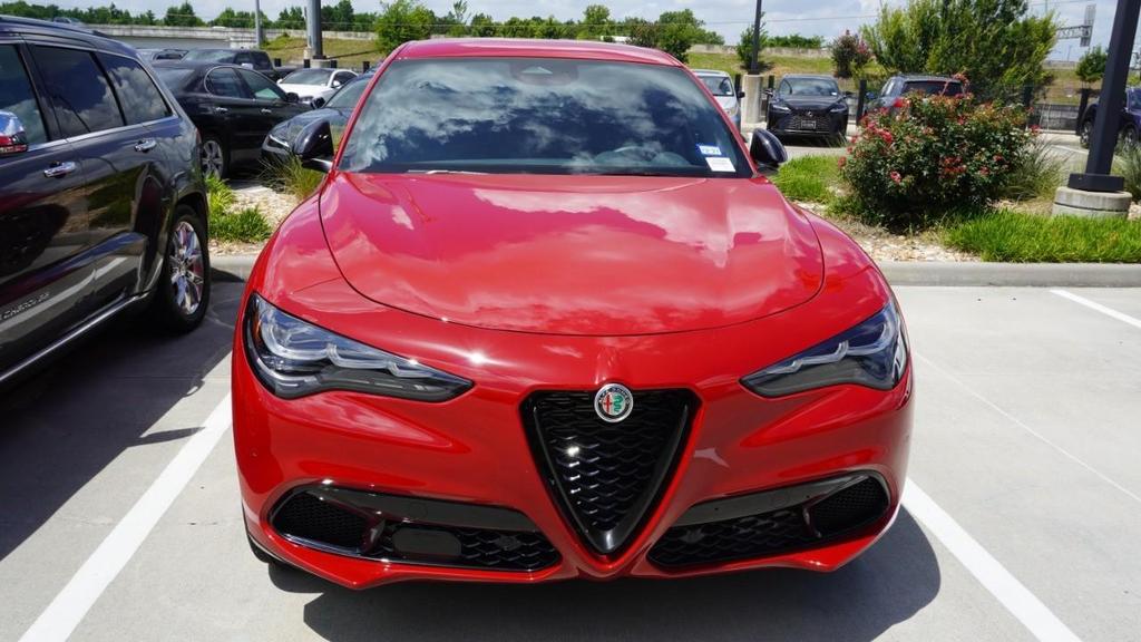 Alfa Romeo Stelvio 2025