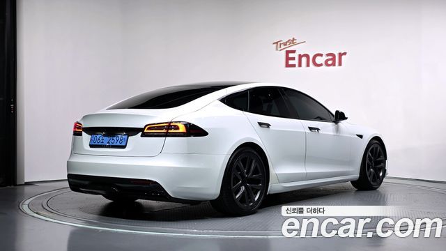 Tesla Model S 2023