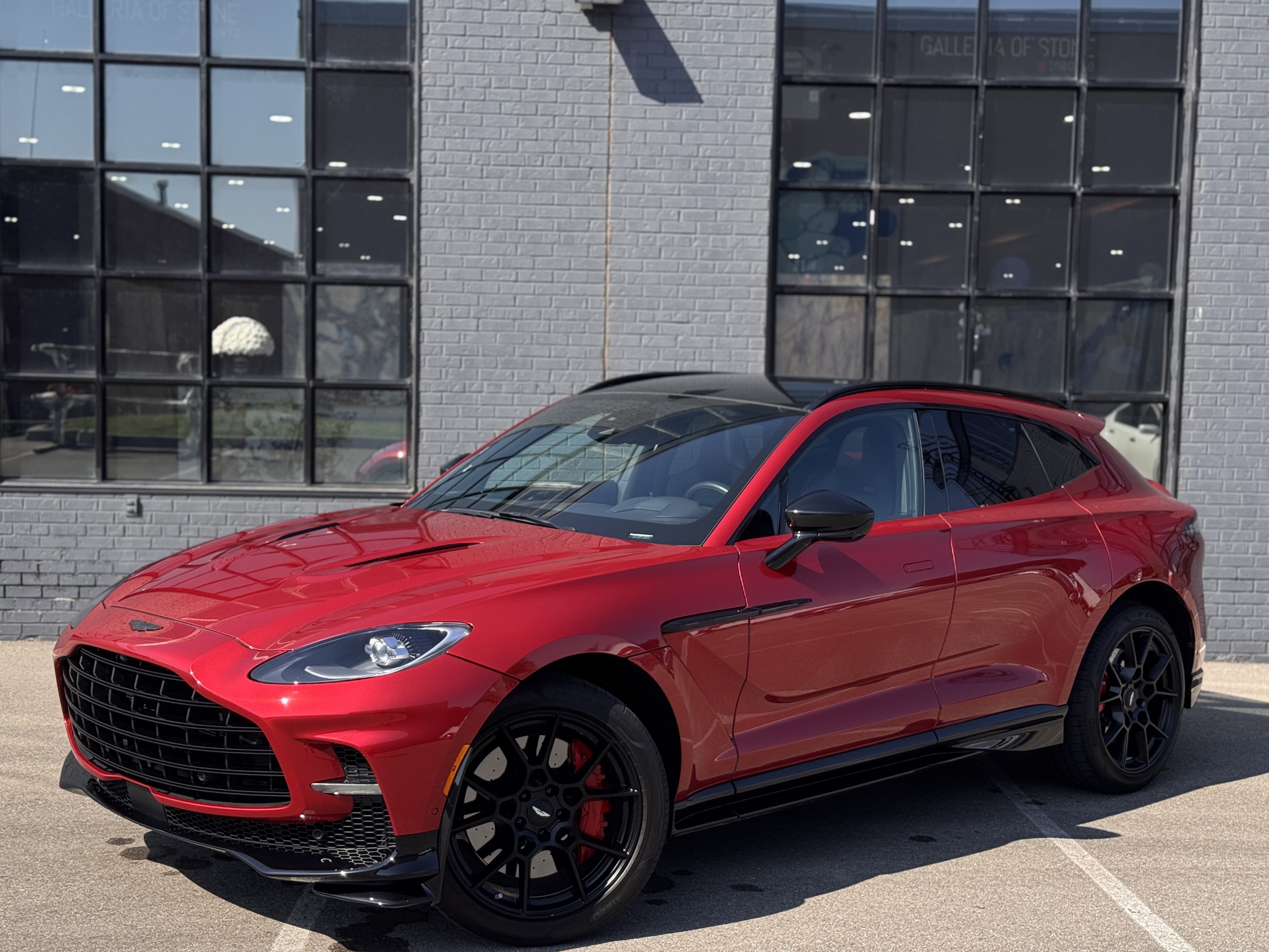 Aston Martin DBX 2023