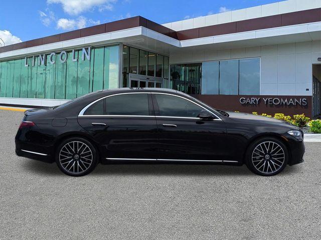 Mercedes-Benz S-Класс 2021