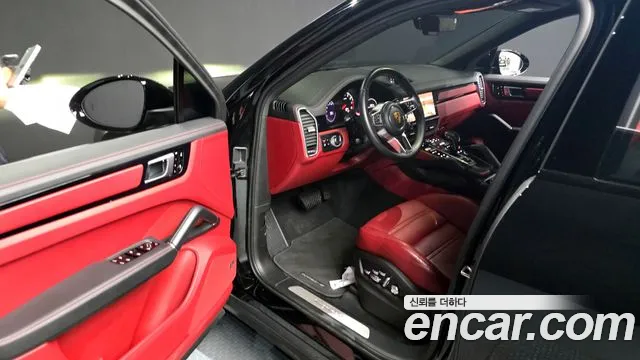 Porsche Cayenne 2021