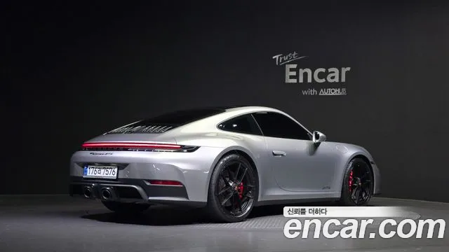 Porsche 911 2025