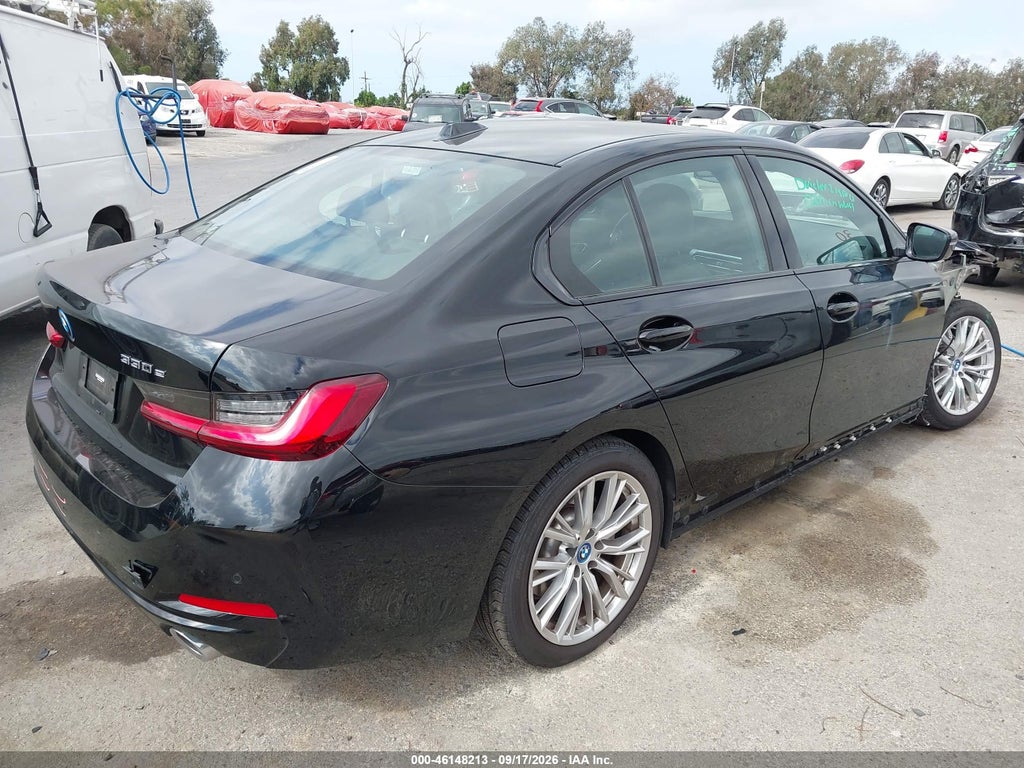 BMW 330 2023