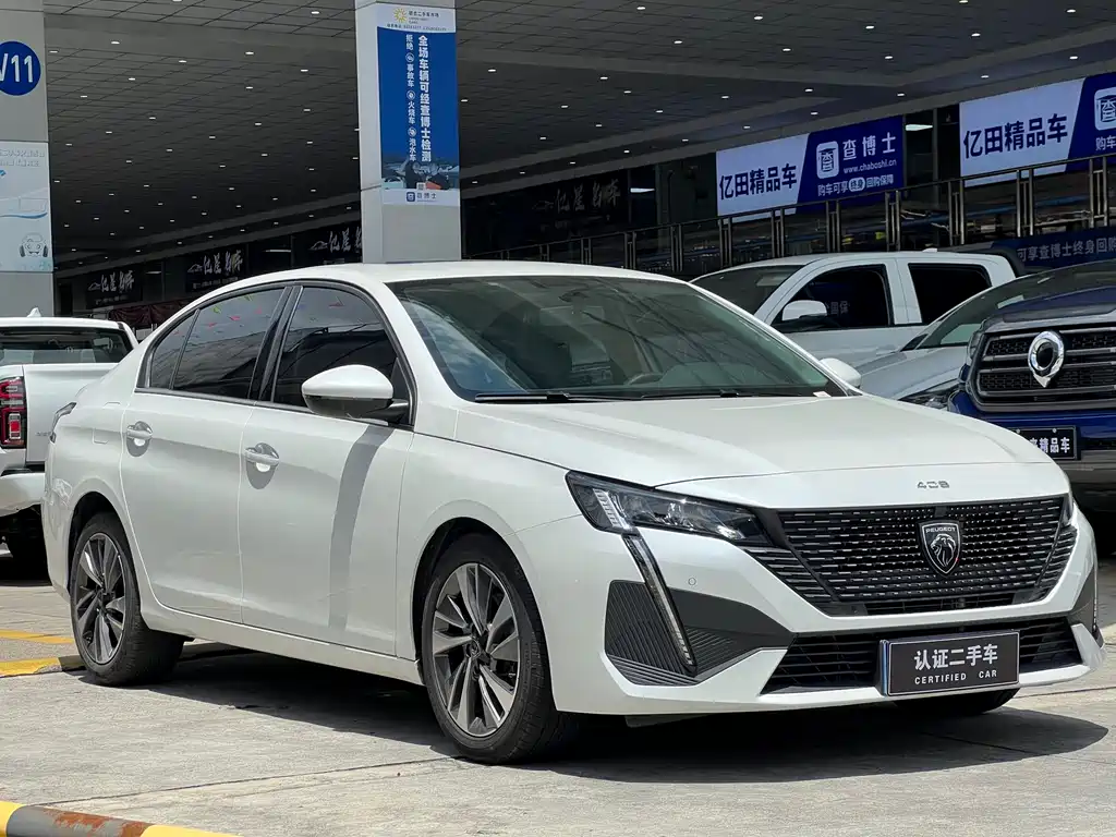 Peugeot 408 2022