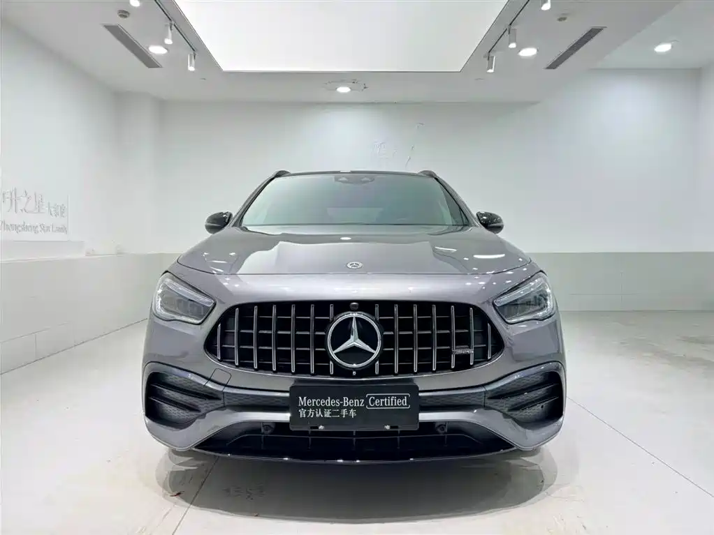 Mercedes-Benz GLA AMG 2021