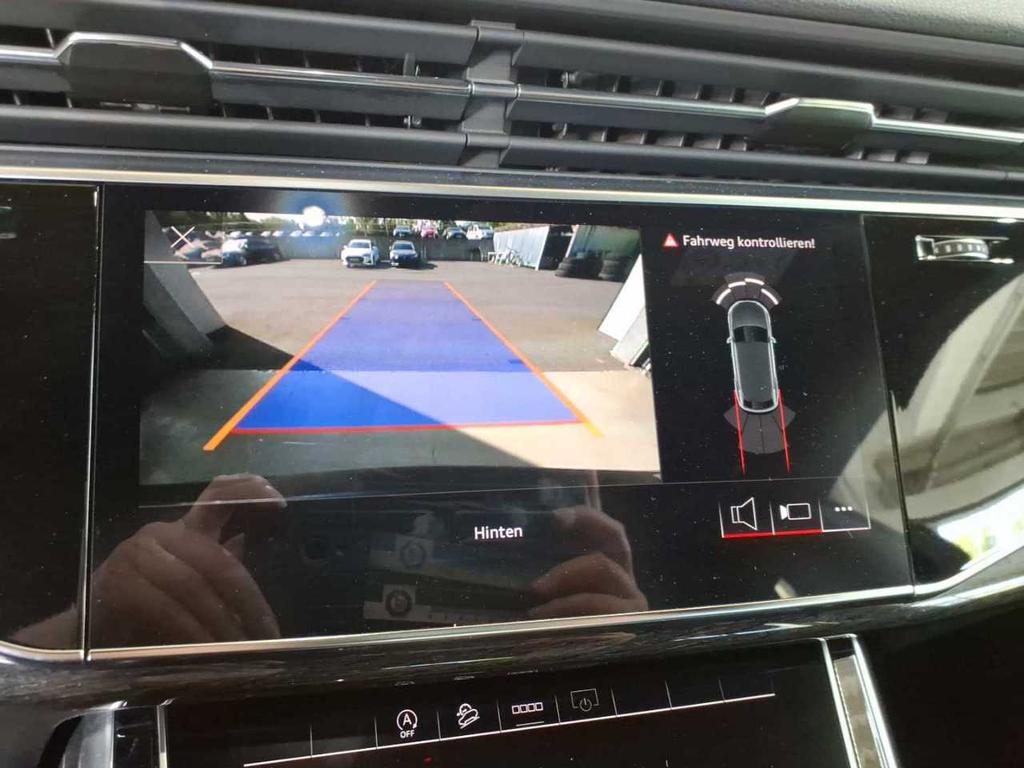 Audi Q8 2023