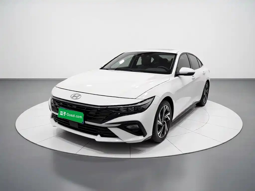 Hyundai Elantra 2025