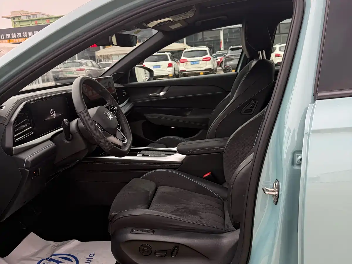 Volkswagen Passat 2024