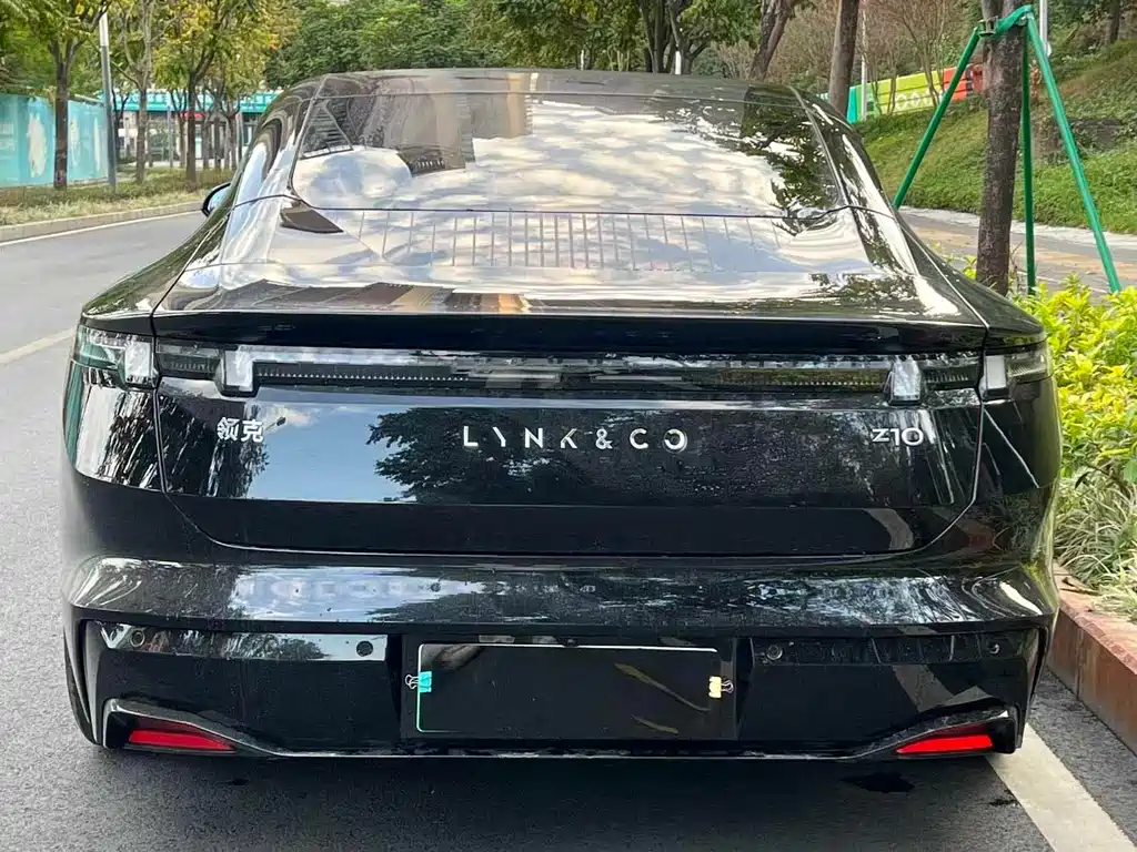 Lynk & Co Z10 2024