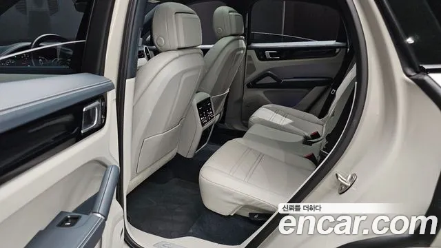 Porsche Cayenne 2022