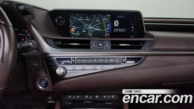 Lexus ES 2021