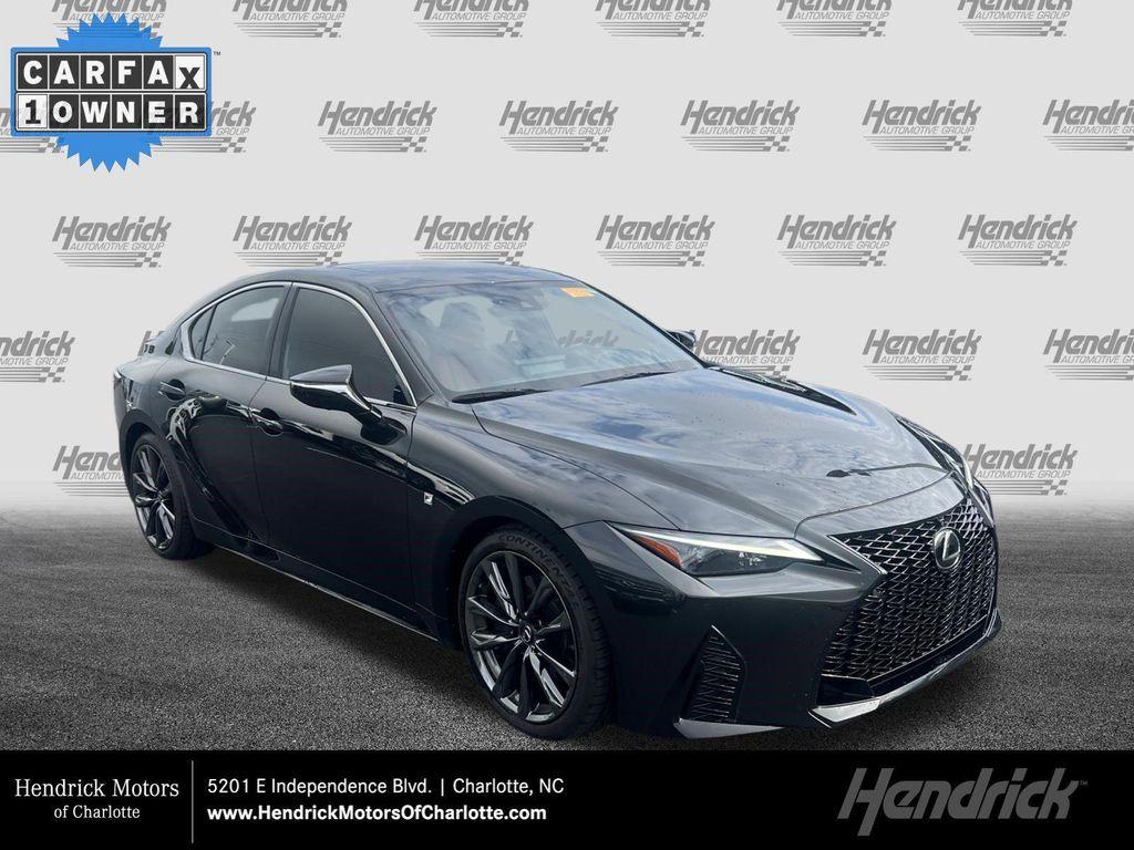 Lexus IS 2024
