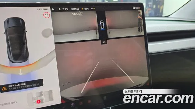 Tesla Model Y 2025
