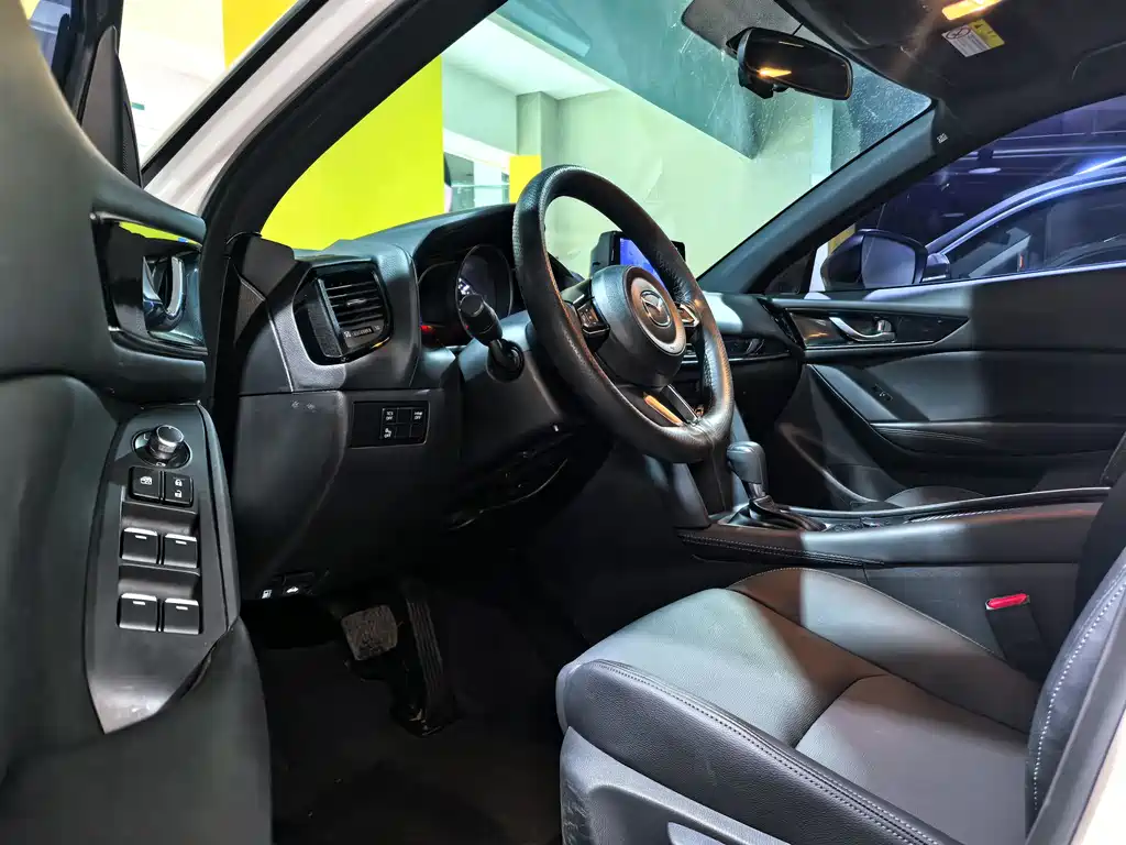 Mazda CX-4 2023