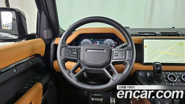Land Rover Defender 2024