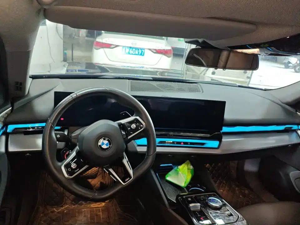 BMW 5 серии 2025