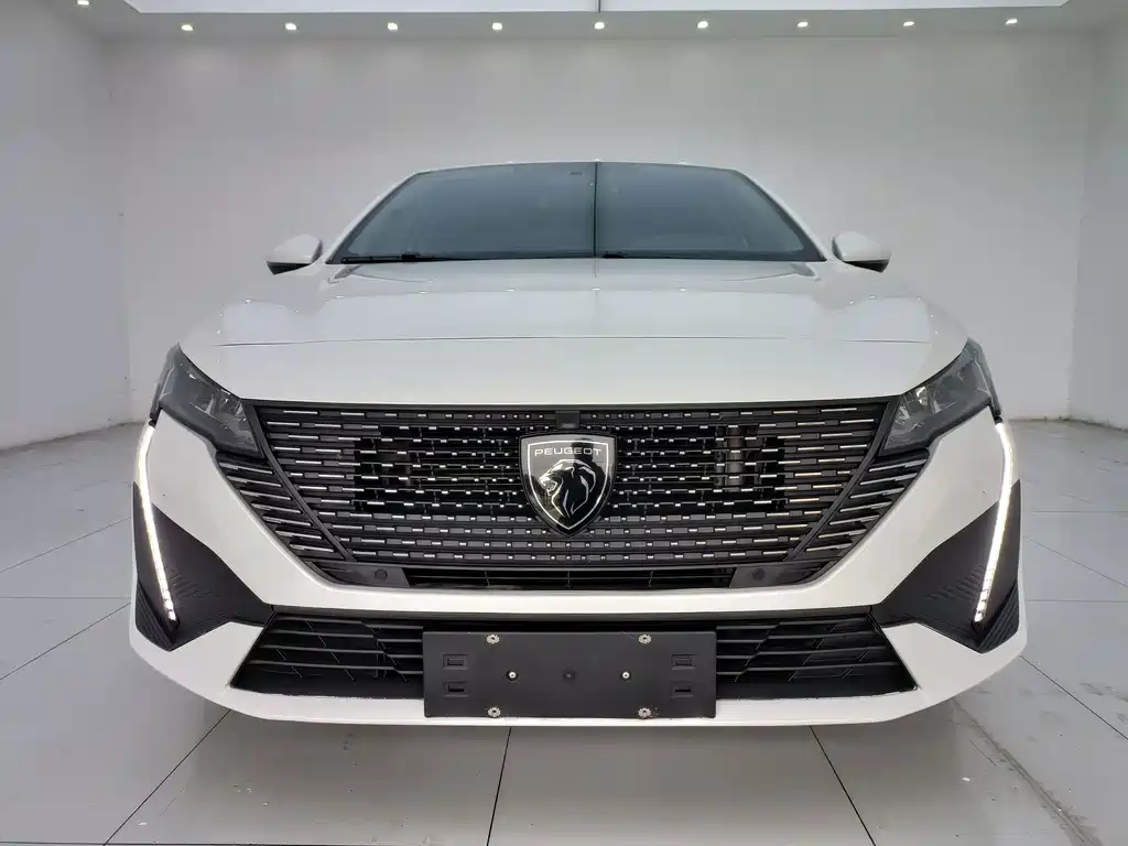 Peugeot 408 2022