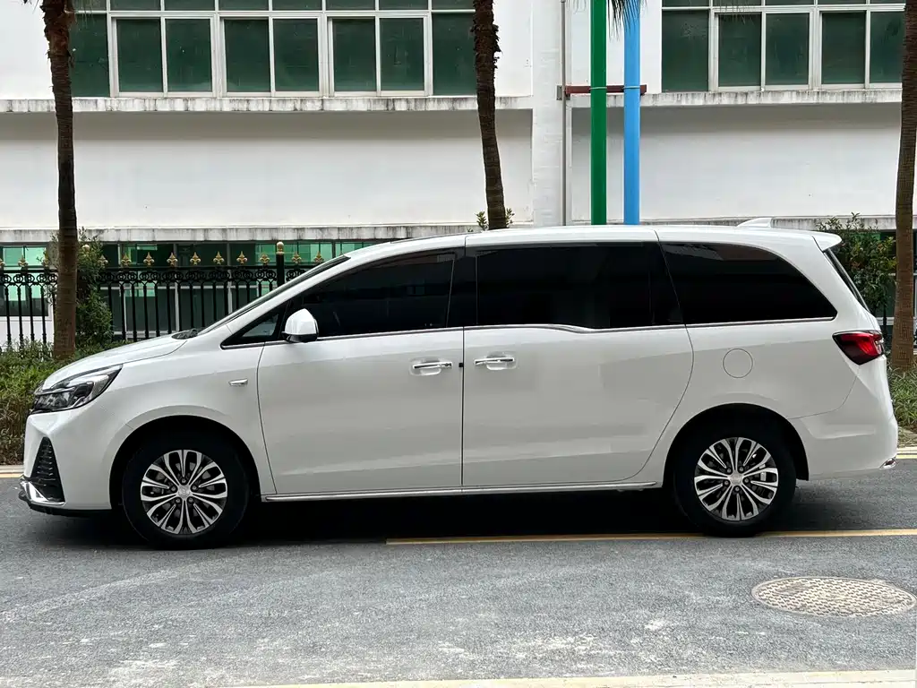 Buick GL8 2023