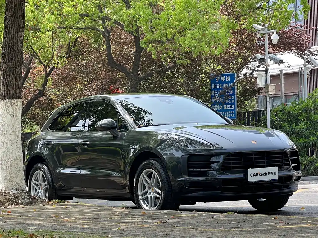 Porsche Macan 2021