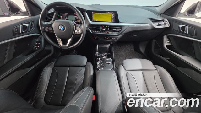 BMW 1 серии 2021