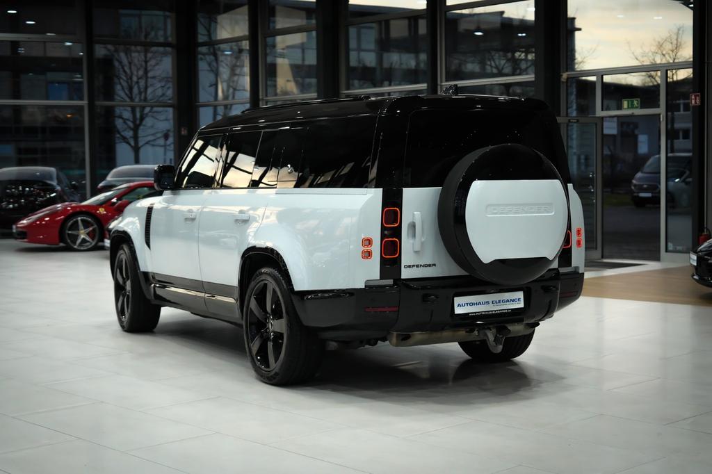 Land Rover Defender 2023