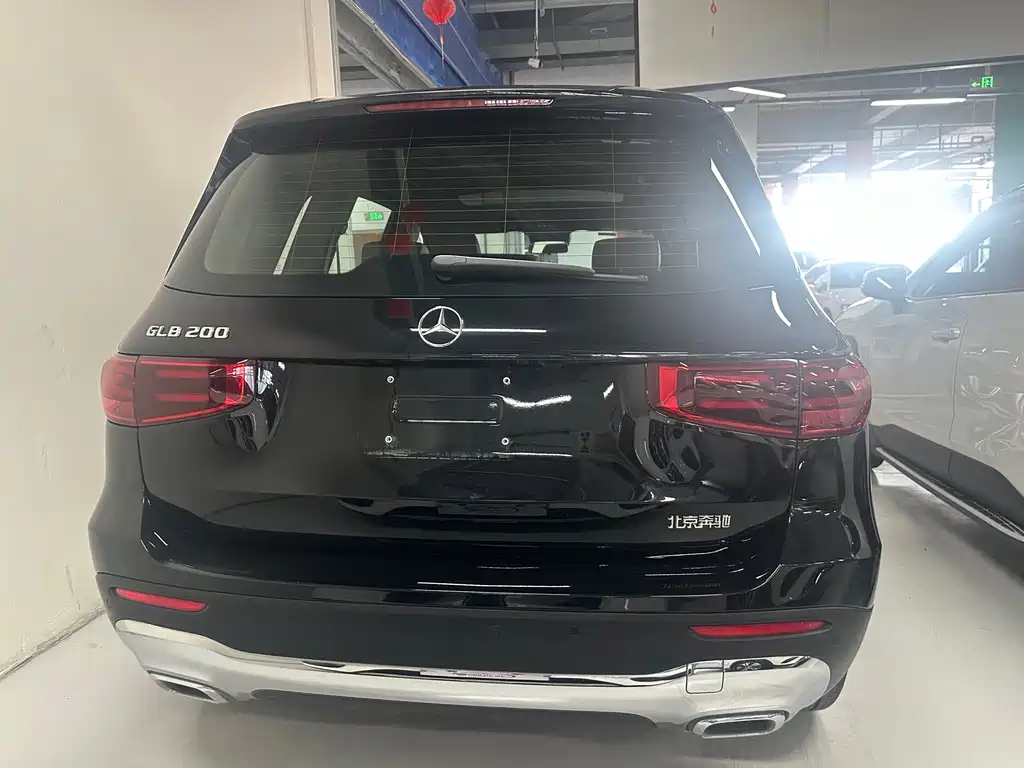 Mercedes-Benz GLB 2023