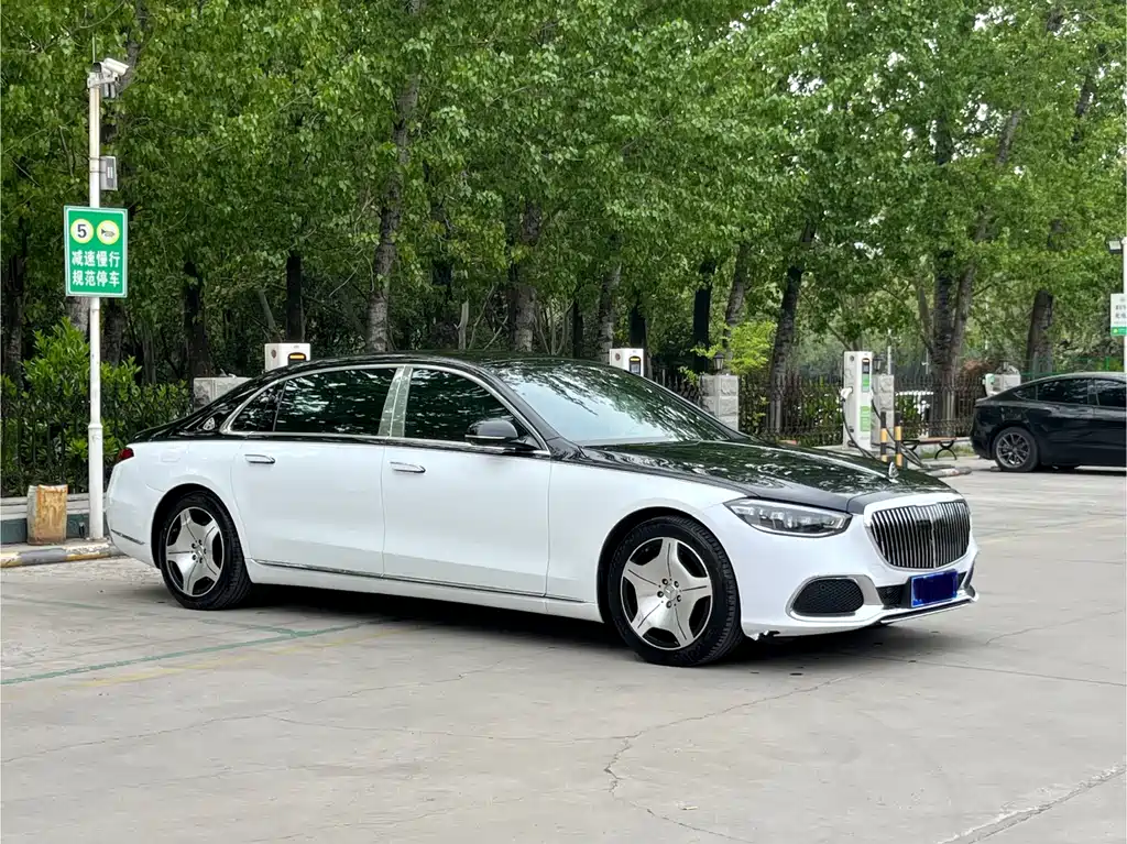 Mercedes-Benz Maybach S-Класс 2022