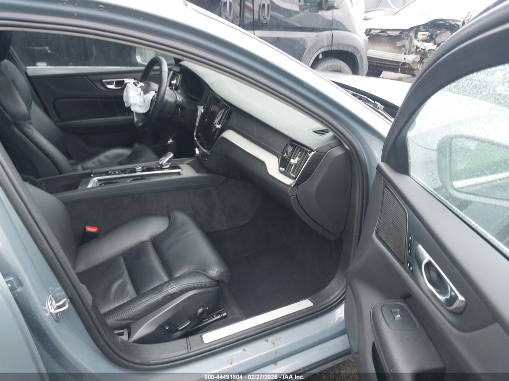 Volvo S60 2022
