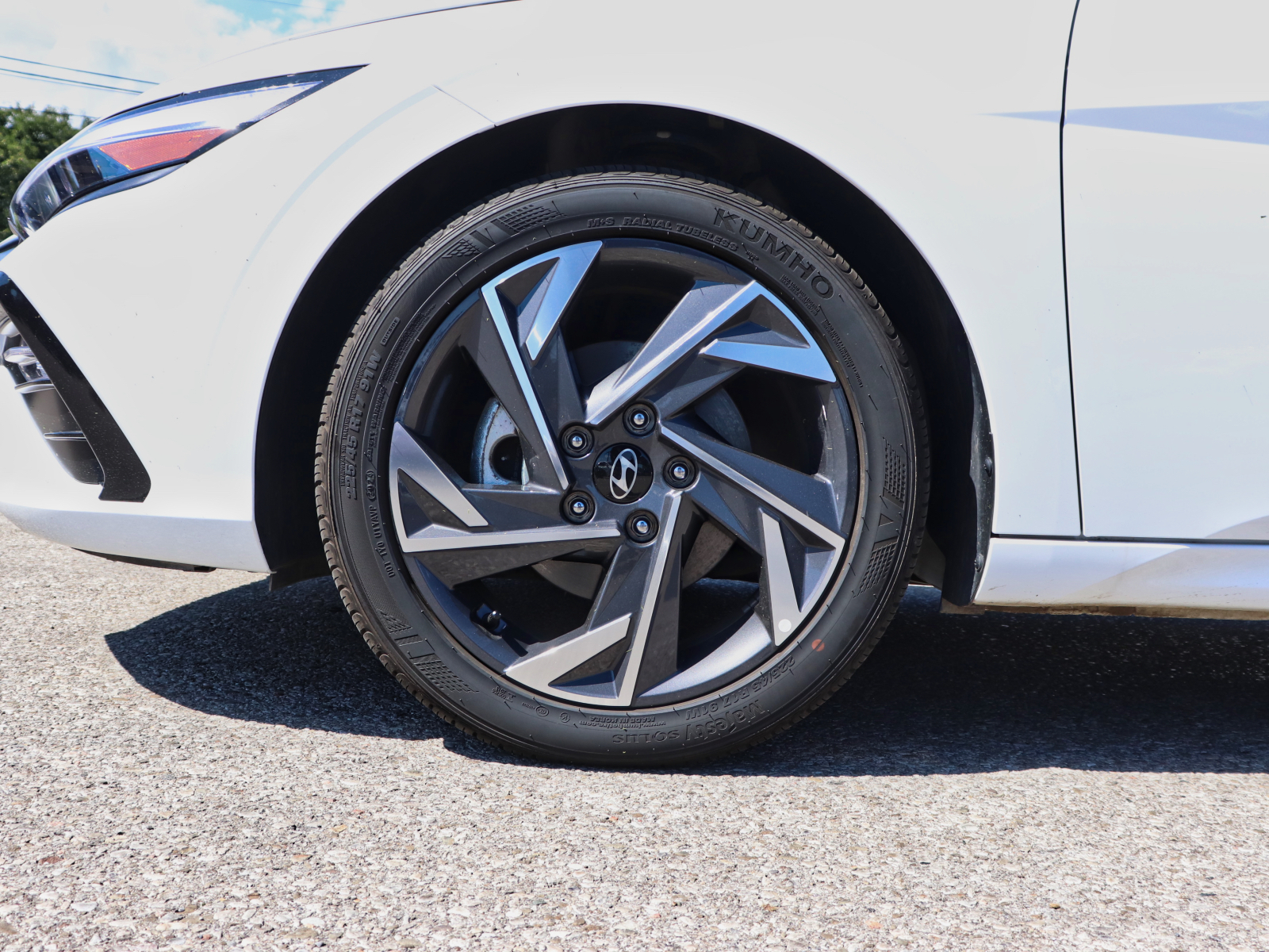 Hyundai Elantra 2025