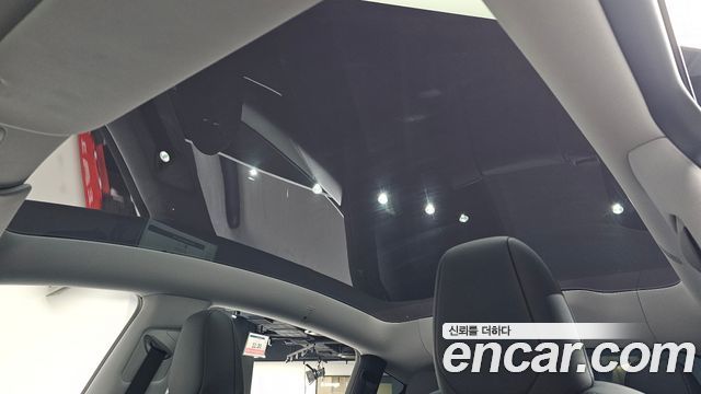 Tesla Model Y 2025