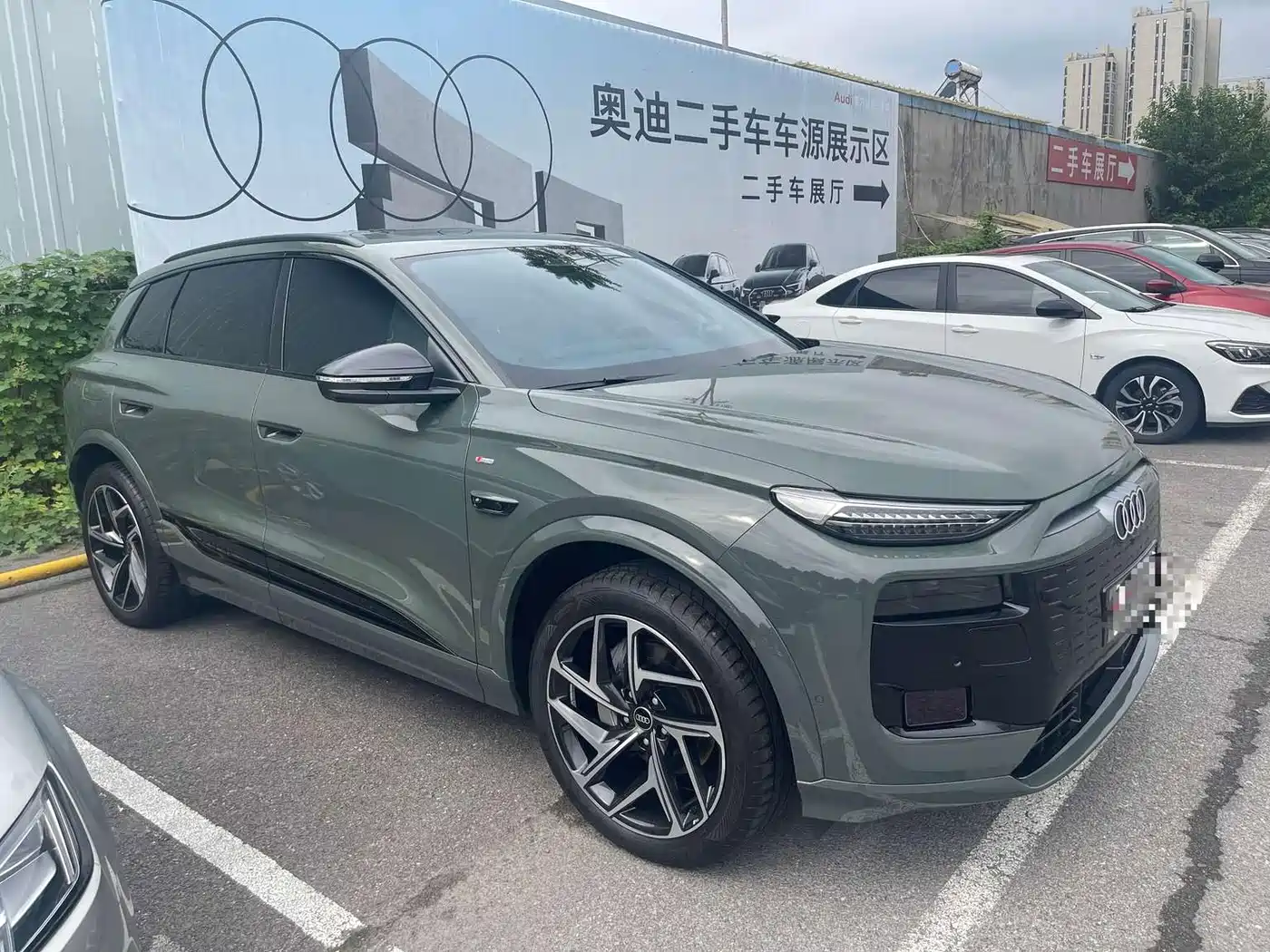 Audi e-tron 2025