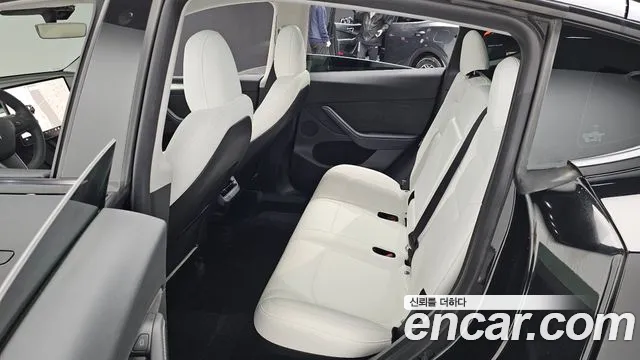 Tesla Model Y 2023