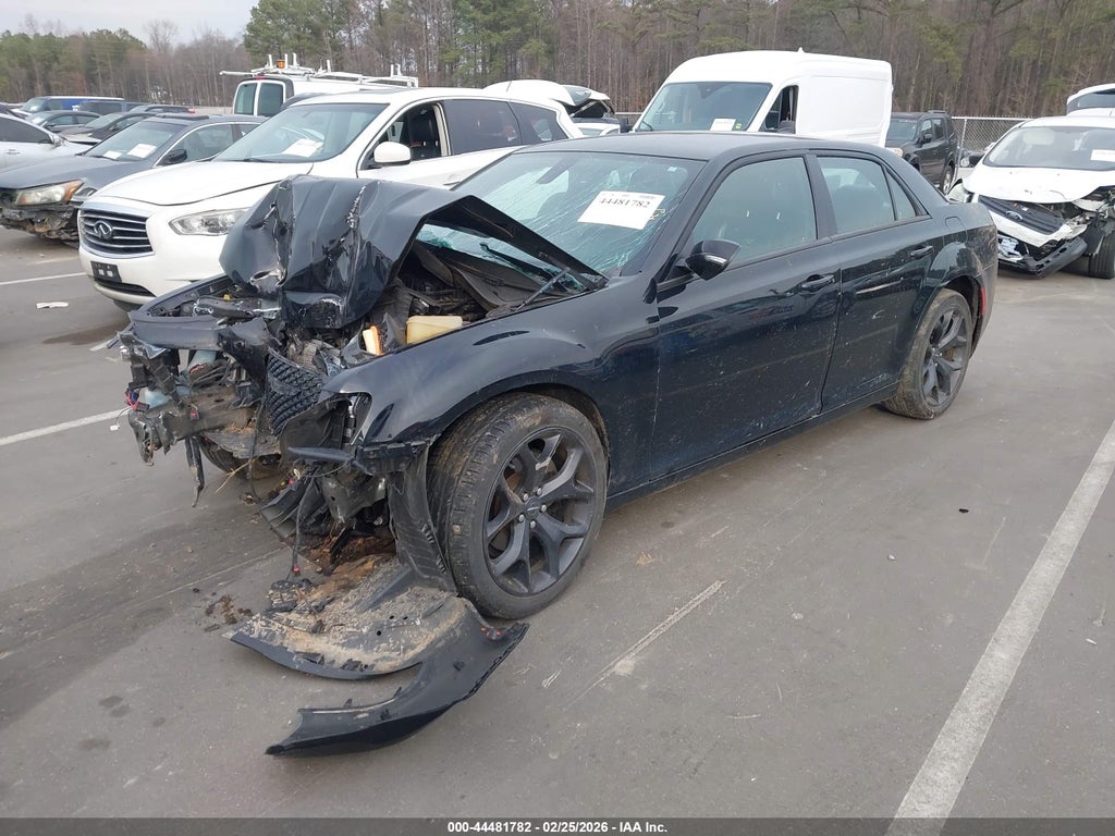 Chrysler 300 2021