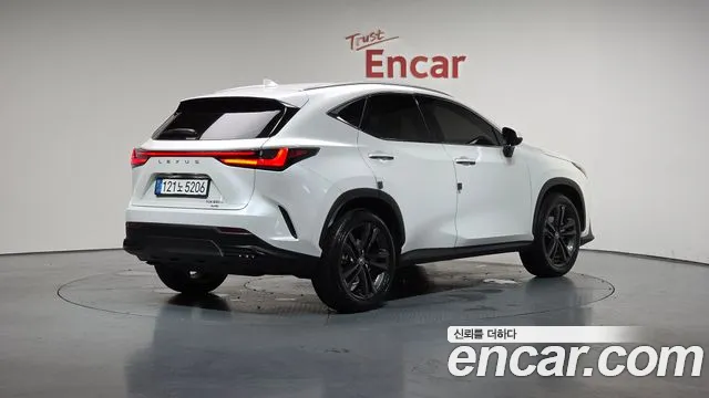 Lexus NX 2024