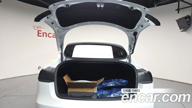 Tesla Model 3 2025