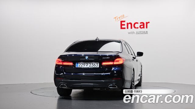 BMW 5 серии 2023