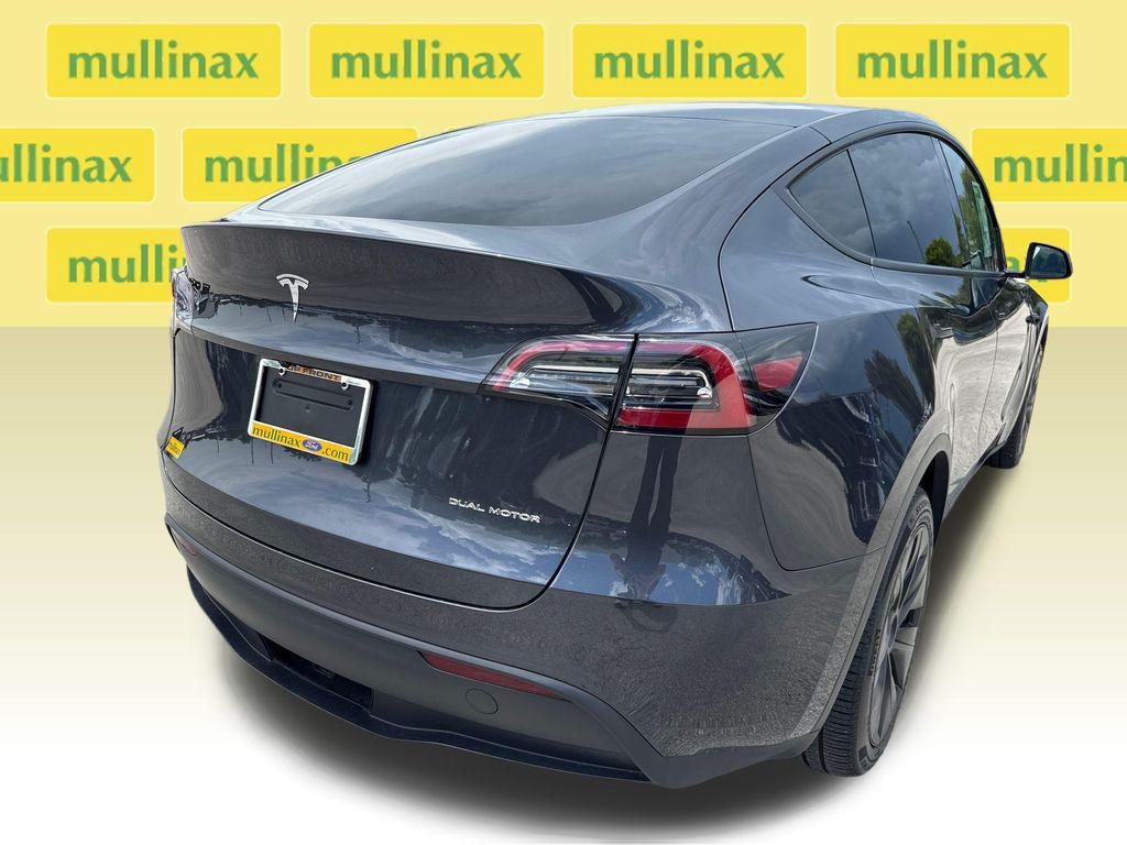 Tesla Model Y 2025