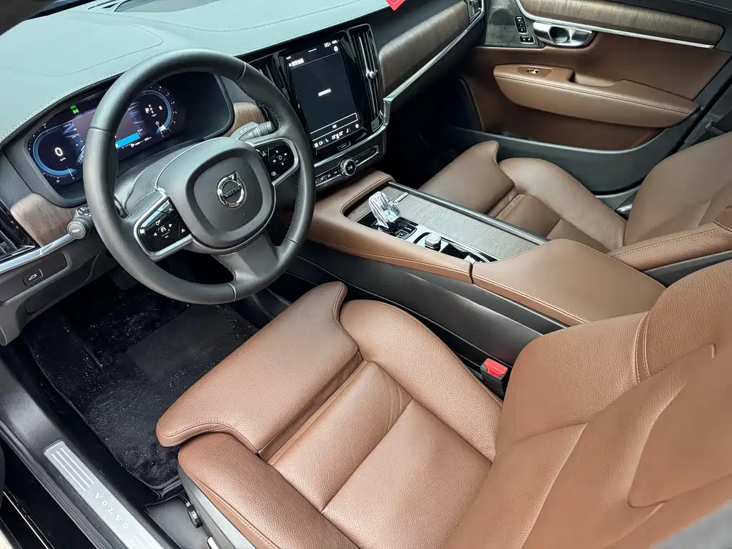 Volvo S90 2024