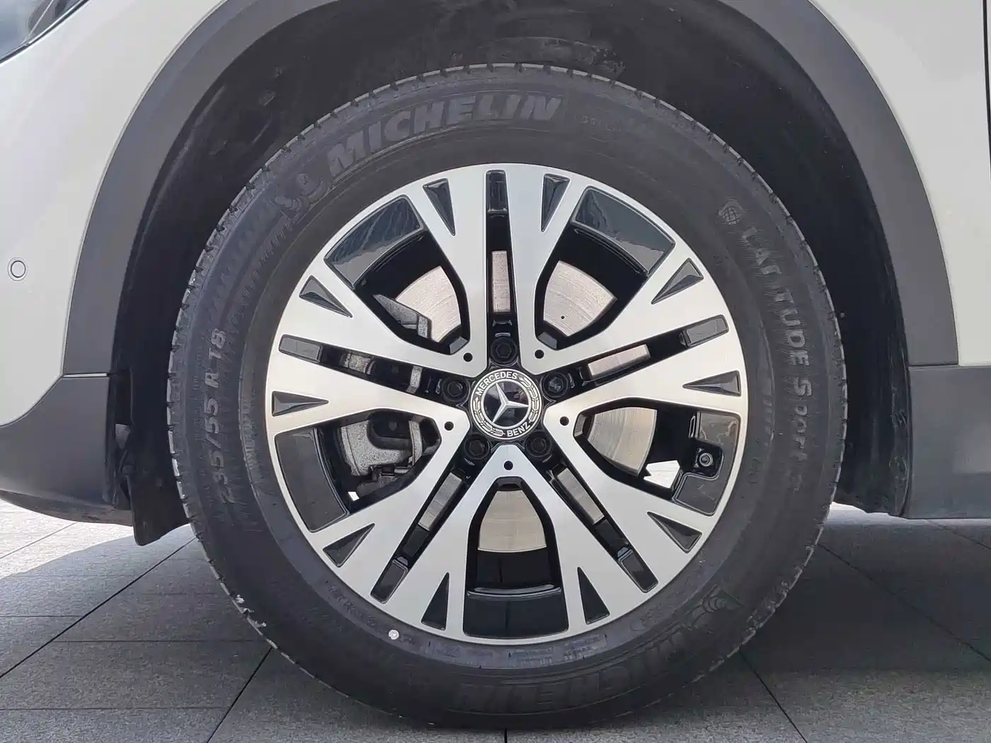Mercedes-Benz GLA 2024