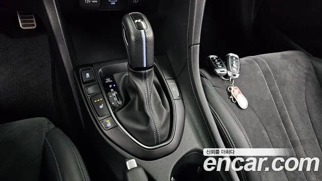 Hyundai Veloster 2021